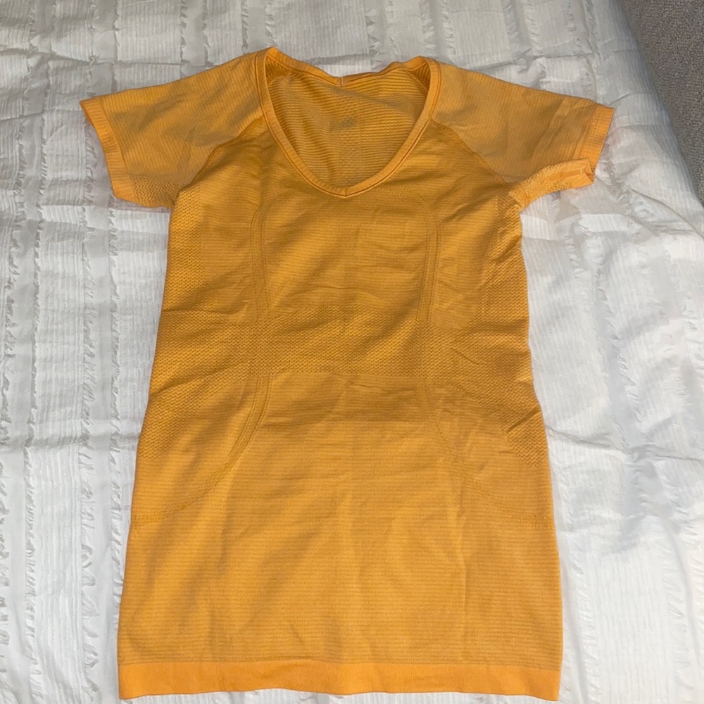 Lululemon- short sleeve shirt